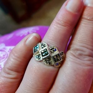 Women's marcasite 925 silver fashion ring.